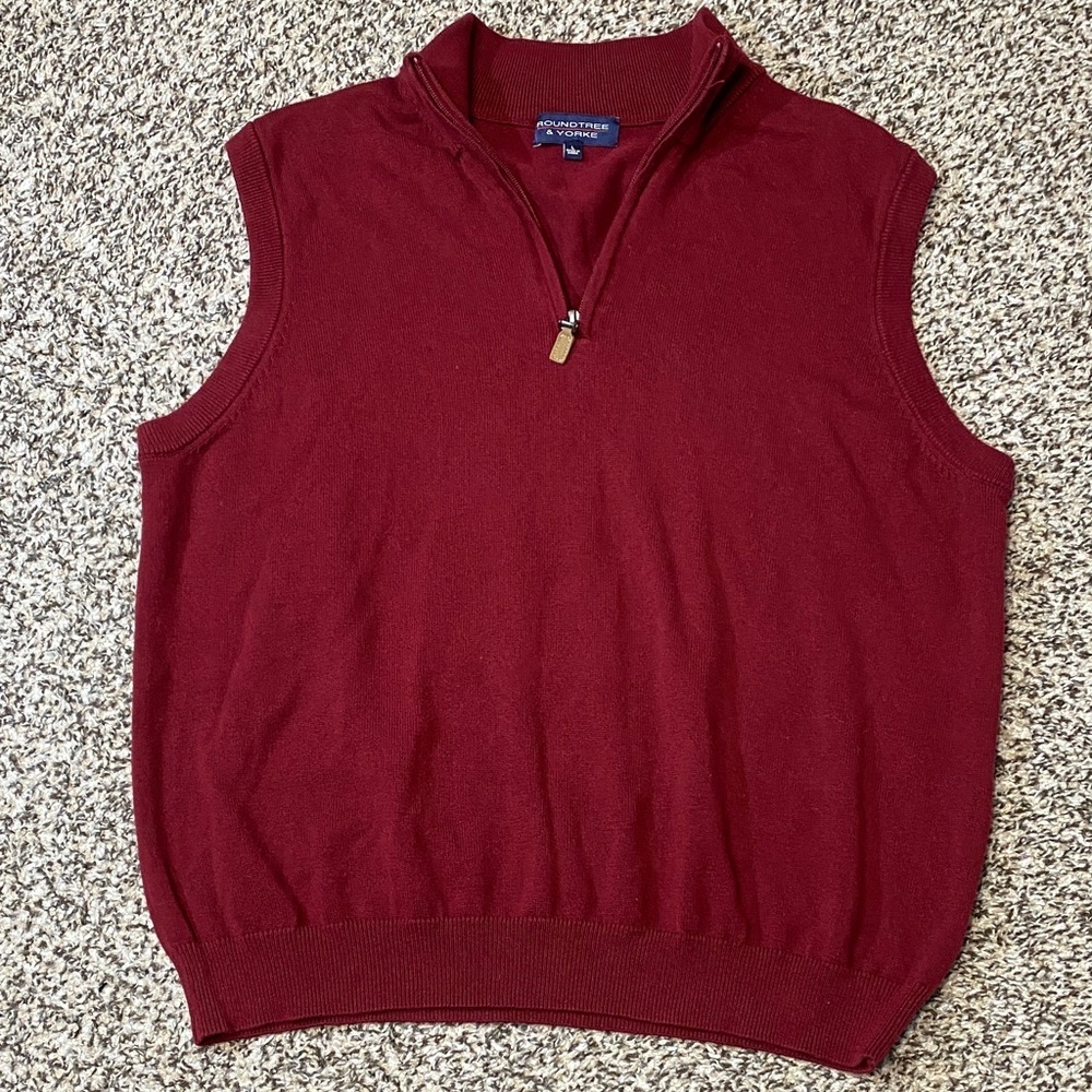 Roundtree & Yorke Men's Zip-Up Burgundy Sweater Vest - Picture 5 of 5
